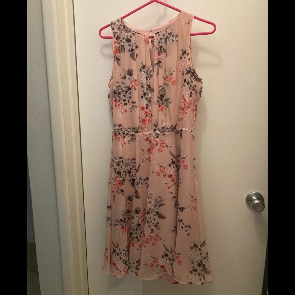 White House Black Market dress size S/4 loose flow